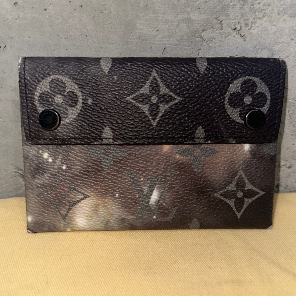 Louis Vuitton galaxy Apollo card case size small wallet